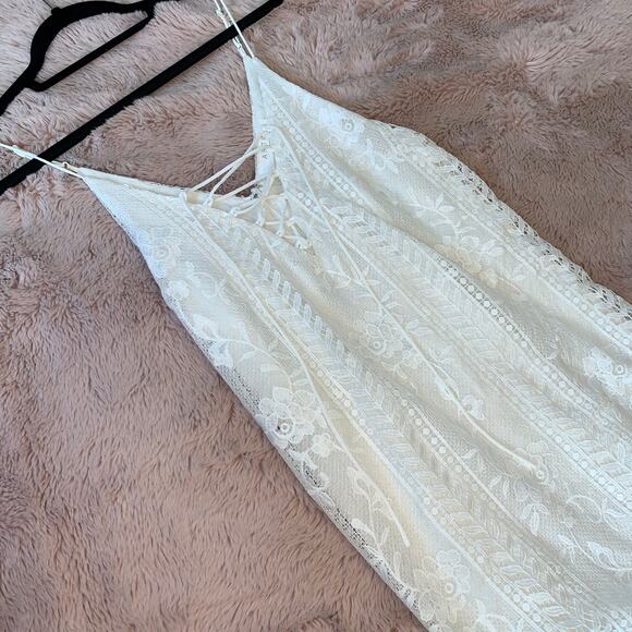 NWT ASTR The Label White Crochet Overlay Boho Lace-Up Dress Size: Large - Picture 3 of 12